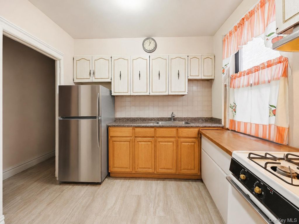 1226 Evergreen Avenue, Bronx, NY 10472 — photo 5