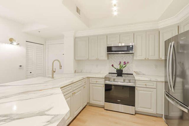 720 S Sapodilla Avenue 304, West Palm Beach, FL 33401