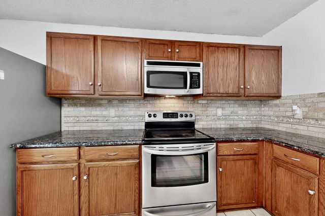 2016 Swenson Court, Grand Prairie, TX 75052