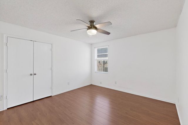 2016 Swenson Court, Grand Prairie, TX 75052