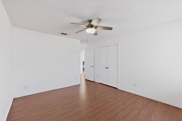 2016 Swenson Court, Grand Prairie, TX 75052