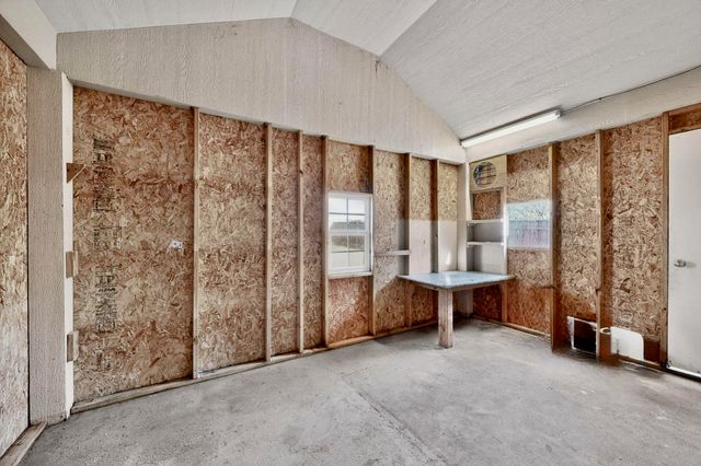 2016 Swenson Court, Grand Prairie, TX 75052