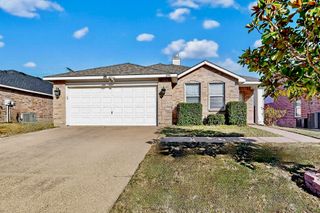 2016 Swenson Court, Grand Prairie, TX 75052