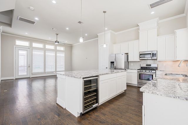 5813 Petty Street C, Houston, TX 77007