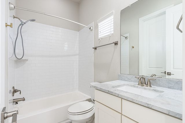 5813 Petty Street C, Houston, TX 77007