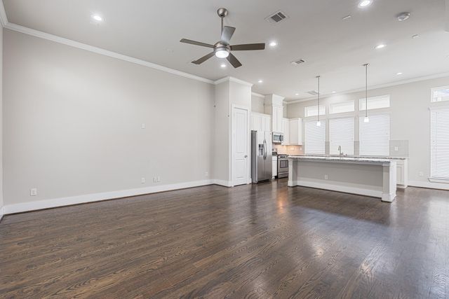 5813 Petty Street C, Houston, TX 77007