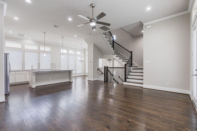 5813 Petty Street C, Houston, TX 77007