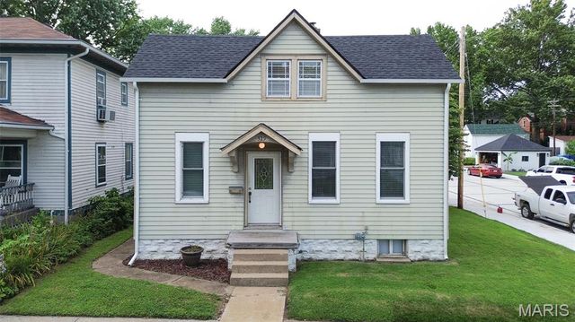 329 Houston Street, St Charles, MO 63301
