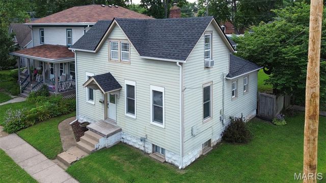 329 Houston Street, St Charles, MO 63301