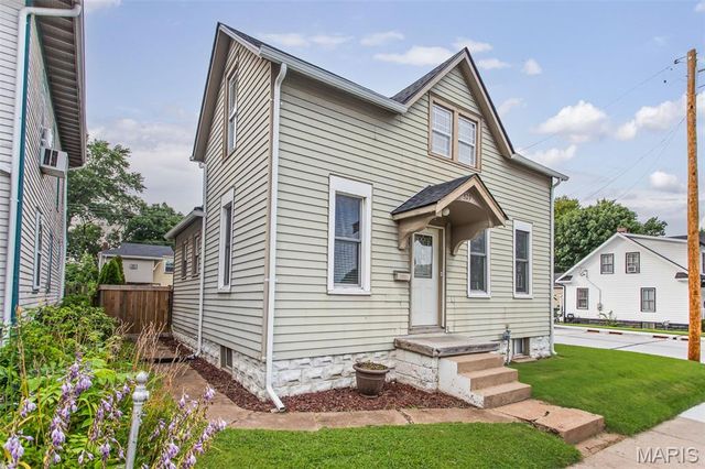329 Houston Street, St Charles, MO 63301