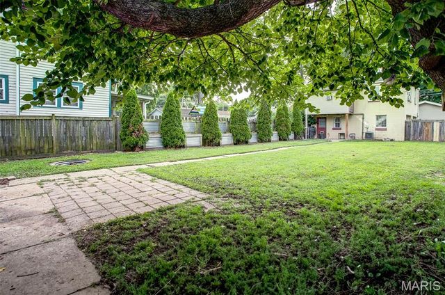329 Houston Street, St Charles, MO 63301