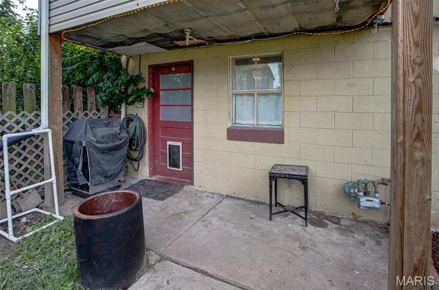 329 Houston Street, St Charles, MO 63301