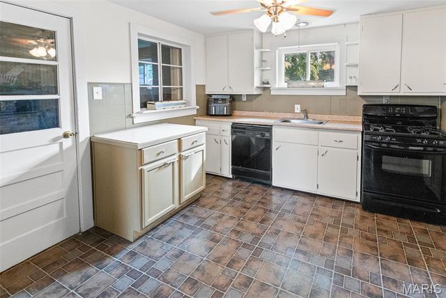 329 Houston Street, St Charles, MO 63301