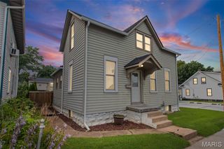 329 Houston Street, St Charles, MO 63301