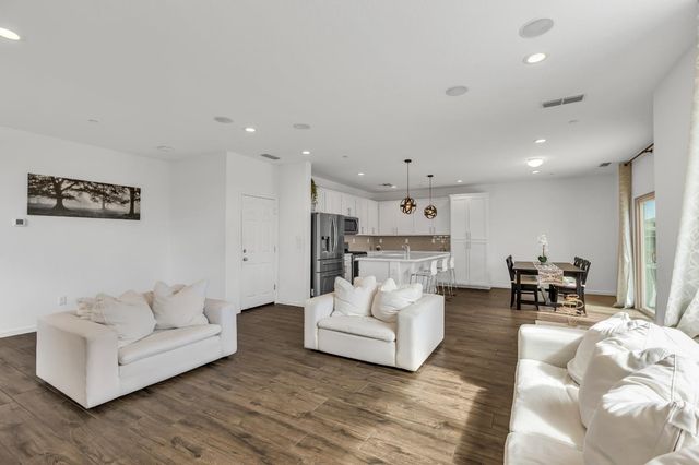 2816 Balaton Ct, Antelope, CA 95843