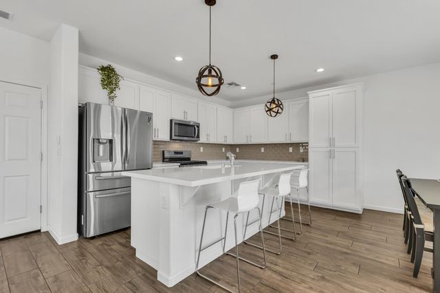 2816 Balaton Ct, Antelope, CA 95843