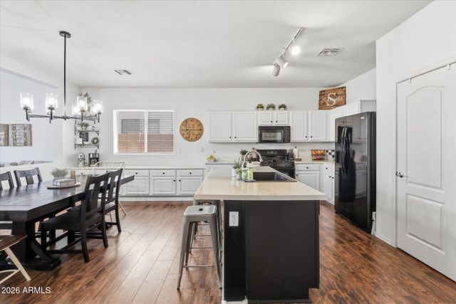 388 E Harold Drive, San Tan Valley, AZ 85140