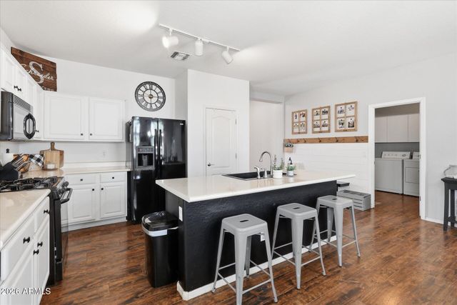 388 E Harold Drive, San Tan Valley, AZ 85140