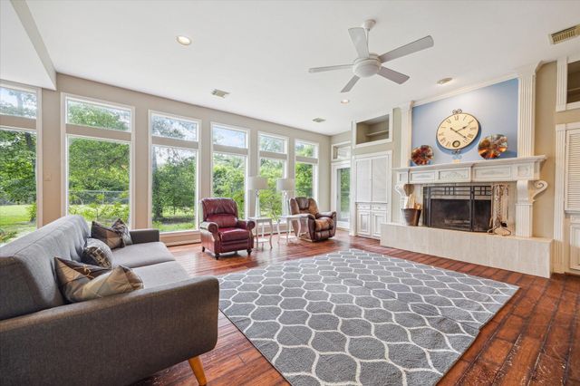491 Oak Forest Road, Bellville, TX 77418