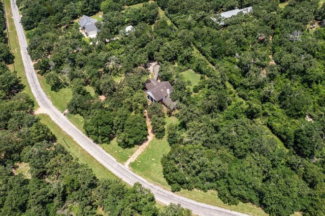 491 Oak Forest Road, Bellville, TX 77418