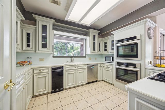 491 Oak Forest Road, Bellville, TX 77418