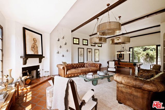 2556 Aberdeen Avenue, Los Angeles, CA 90027