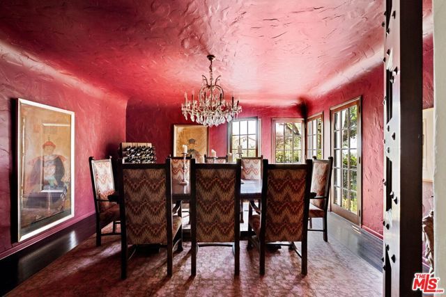 2556 Aberdeen Avenue, Los Angeles, CA 90027