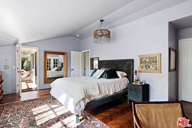 2556 Aberdeen Avenue, Los Angeles, CA 90027