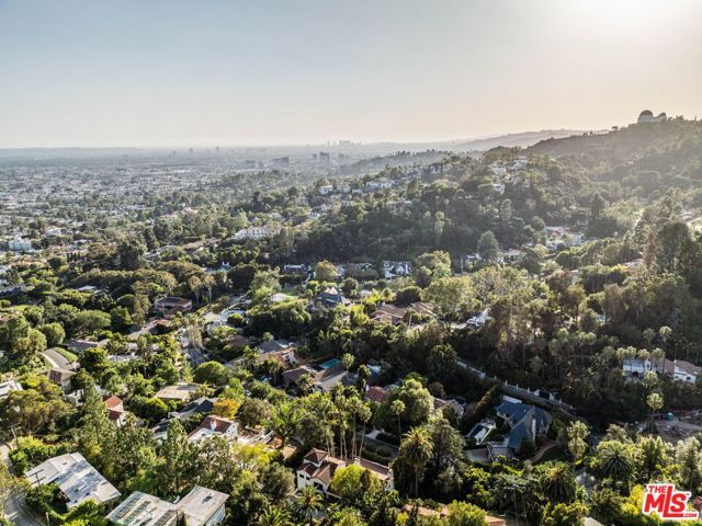 2556 Aberdeen Avenue, Los Angeles, CA 90027
