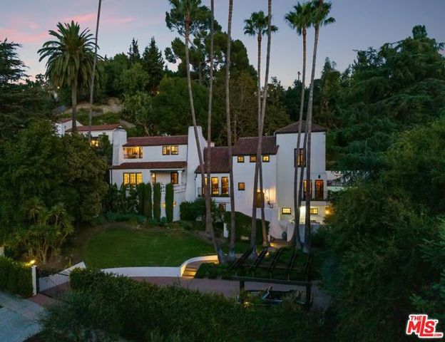 2556 Aberdeen Avenue, Los Angeles, CA 90027