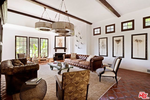 2556 Aberdeen Avenue, Los Angeles, CA 90027