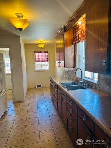 3210 NW 69th Street, Seattle, WA 98117
