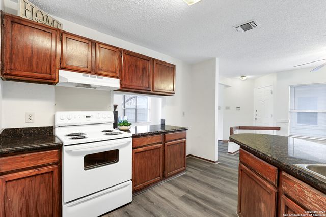 6943 SUNSHINE TREE DR, San Antonio, TX 78249