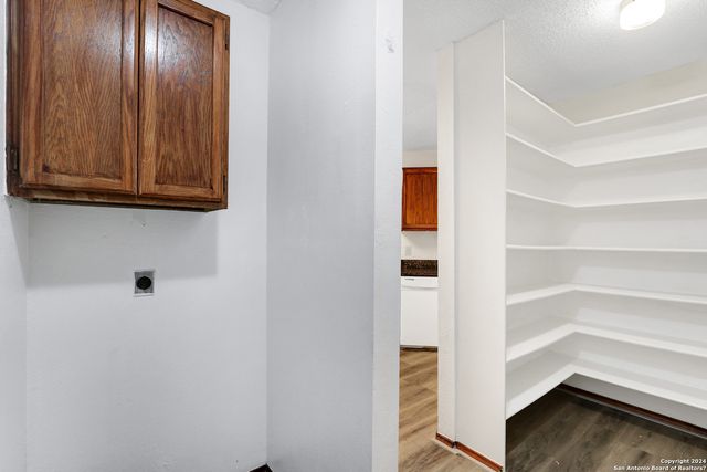 6943 SUNSHINE TREE DR, San Antonio, TX 78249