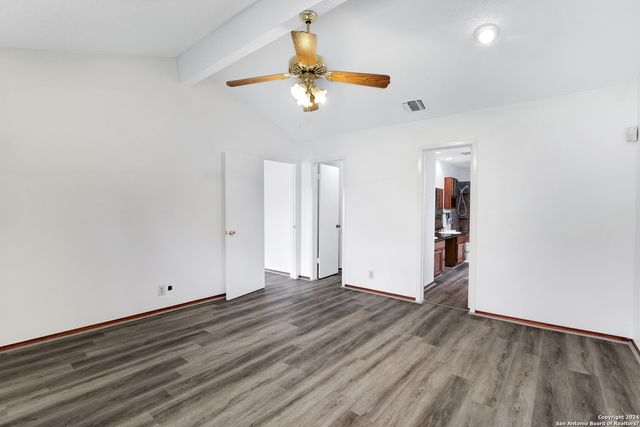 6943 SUNSHINE TREE DR, San Antonio, TX 78249