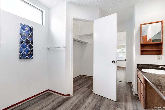 6943 SUNSHINE TREE DR, San Antonio, TX 78249