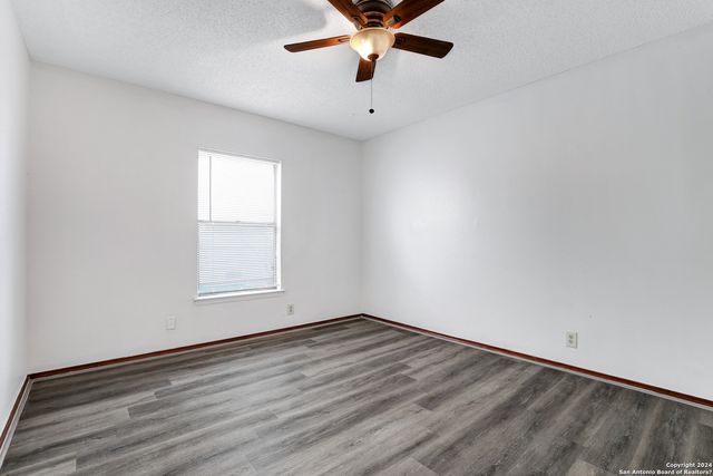 6943 SUNSHINE TREE DR, San Antonio, TX 78249