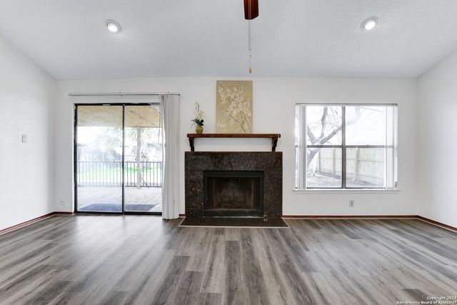 6943 SUNSHINE TREE DR, San Antonio, TX 78249