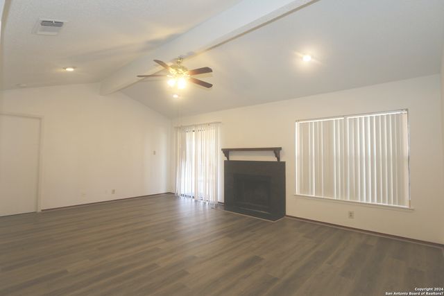 6943 SUNSHINE TREE DR, San Antonio, TX 78249