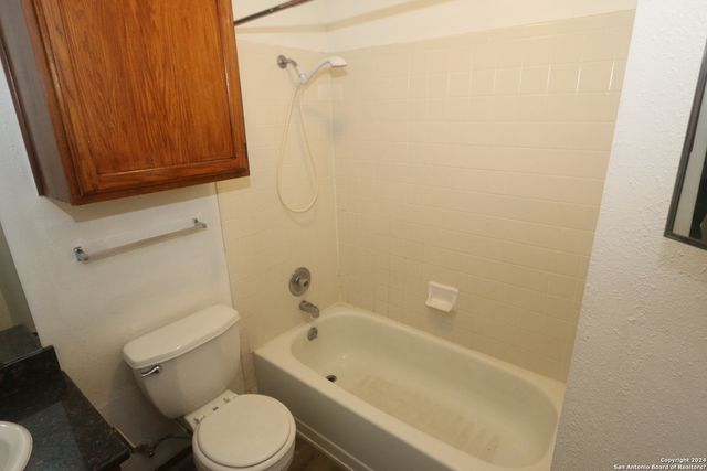 6943 SUNSHINE TREE DR, San Antonio, TX 78249