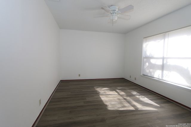 6943 SUNSHINE TREE DR, San Antonio, TX 78249