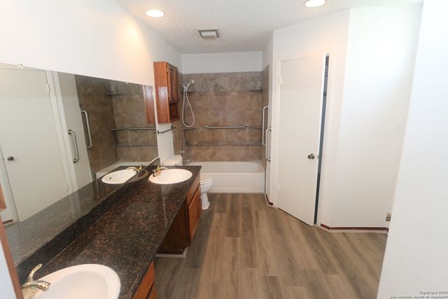 6943 SUNSHINE TREE DR, San Antonio, TX 78249