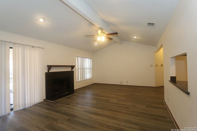 6943 SUNSHINE TREE DR, San Antonio, TX 78249