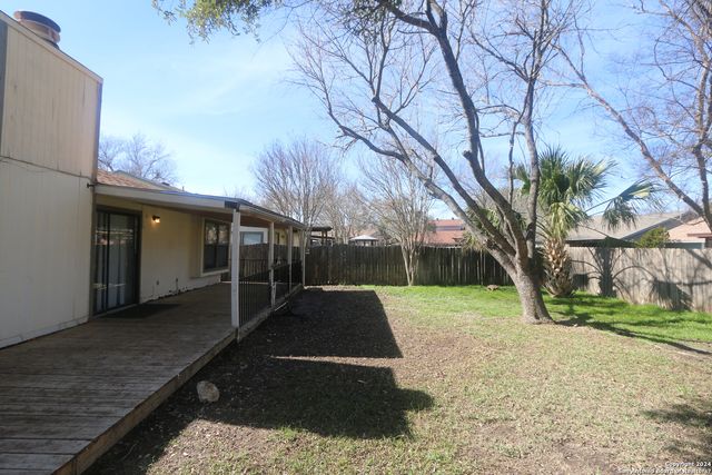 6943 SUNSHINE TREE DR, San Antonio, TX 78249