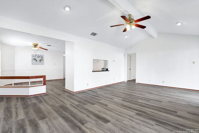 6943 SUNSHINE TREE DR, San Antonio, TX 78249