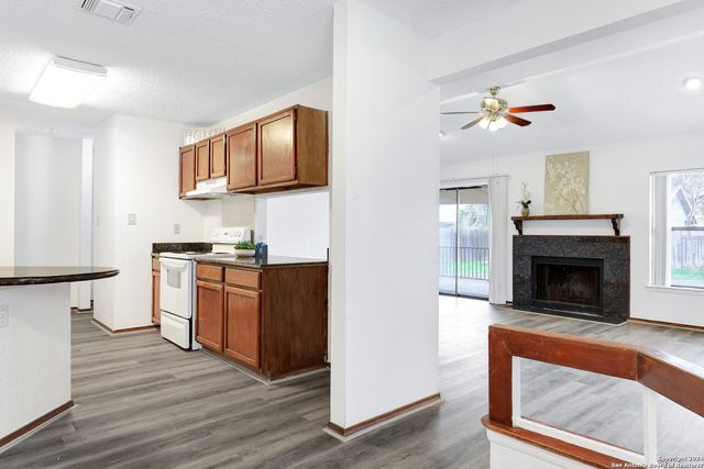 6943 SUNSHINE TREE DR, San Antonio, TX 78249