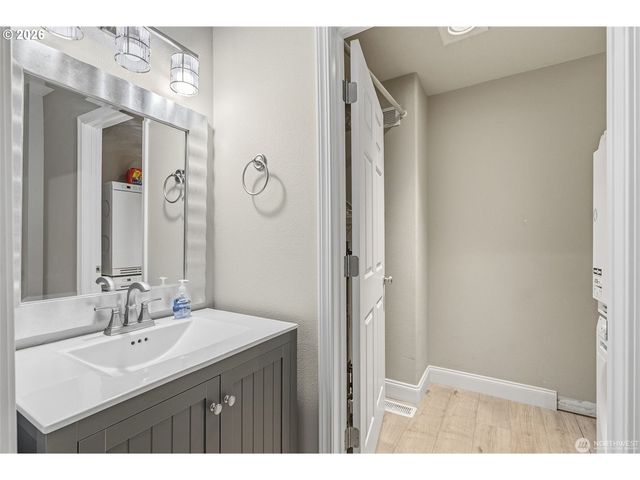 722 Nw MEADOW RIDGE Ln, Camas, WA 98607