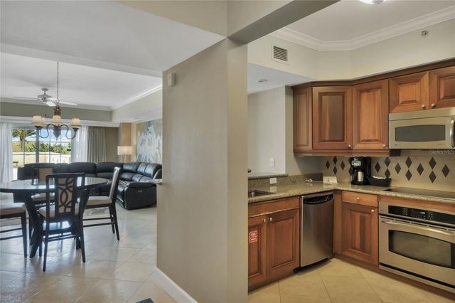 7593 GATHERING DRIVE 206, Reunion, FL 34747