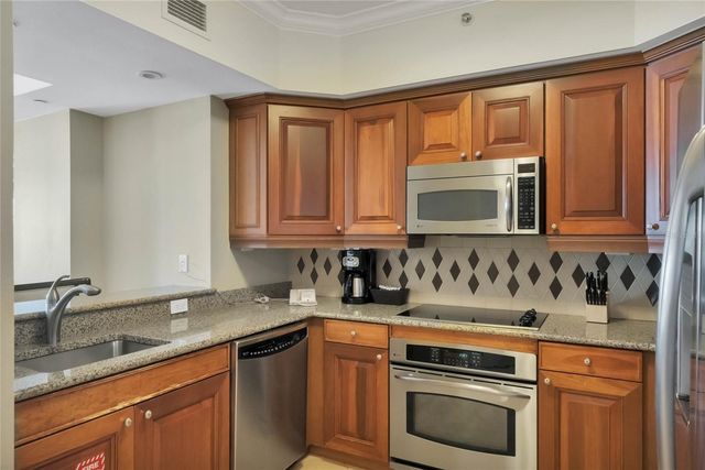 7593 GATHERING DRIVE 206, Reunion, FL 34747