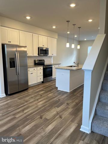 306 WATER COURSE DR, Ranson, WV 25438